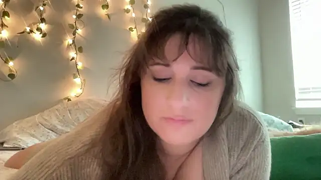 Snapshot of maddiliz chatting on 11-25-25, 05:24 maddiliz online show from 11-25-25, 05:24