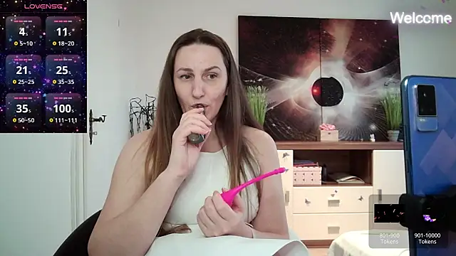 Snapshot of Yevgeshka-Milashka chatting on 02-17-25, 04:15 Yevgeshka-Milashka online show from 02-17-25, 04:15