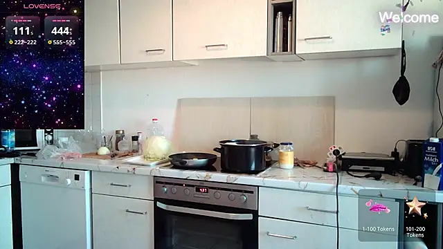 Snapshot of Yevgeshka-Milashka chatting on 03-20-25, 06:30 Yevgeshka-Milashka online show from 03-20-25, 06:30