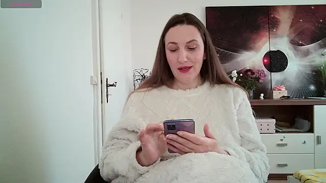 Snapshot of Yevgeshka-Milashka chatting on 03-23-25, 06:16 Yevgeshka-Milashka online show from 03-23-25, 06:16