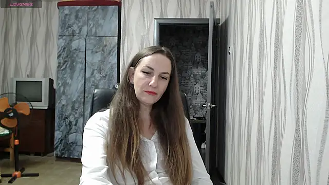 Snapshot of Yevgeshka-Milashka chatting on 09-25-25, 06:06 Yevgeshka-Milashka online show from 09-25-25, 06:06