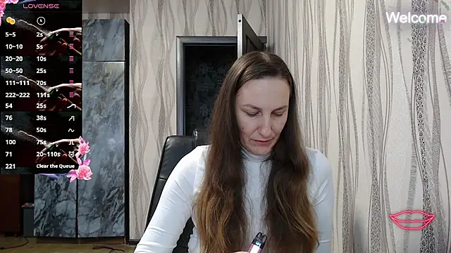 Snapshot of Yevgeshka-Milashka chatting on 10-19-25, 06:14 Yevgeshka-Milashka online show from 10-19-25, 06:14