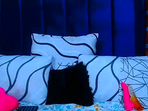 sexybitchh22 online show from 07-23-26, 07:45
