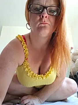 Snapshot of Naughtybutnicedaisy chatting on 07-15-26, 10:42 Naughtybutnicedaisy online show from 07-15-26, 10:42