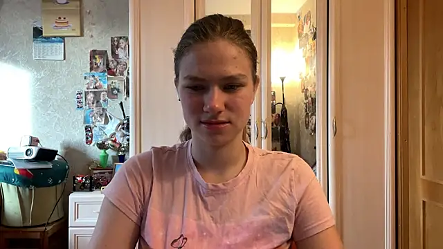 Codi Rostersy online show from 06-17-26, 03:09