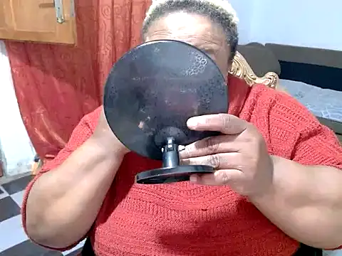 ROSESNICKER00 online show from 06-26-26, 03:49