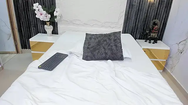 Chloe dreams4u online show from 07-06-26, 03:03