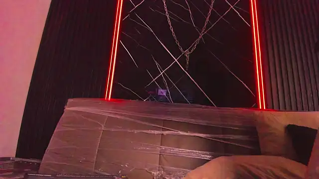 LucasThomson  online show from 06-12-26, 04:00