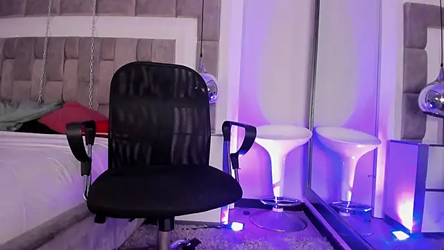 LucasThomson  online show from 07-22-26, 04:04