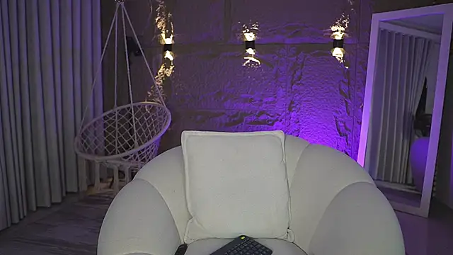 AlegraBrown online show from 06-18-26, 04:57