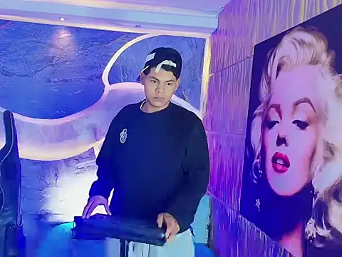 Alexi hot23 online show from 06-06-26, 07:40