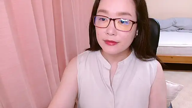 LENA-xo online show from 07-26-26, 06:21