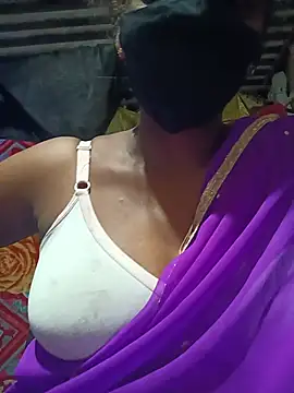 Snapshot of Bhumi_26 chatting on 06-10-26, 05:23 Bhumi 26 online show from 06-10-26, 05:23