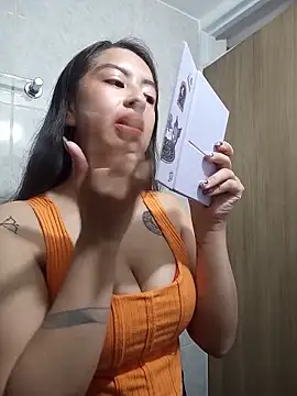 Shannel 72 online show from 06-06-26, 07:51