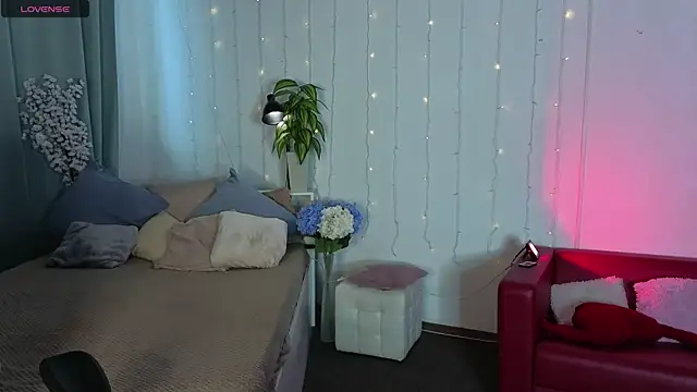 Velvet  Kiss online show from 06-24-26, 01:43