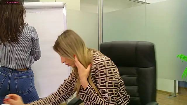 BabesGoWild online show from 02-19-25, 05:16