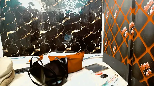 Caramelminxx  online show from 07-09-26, 07:56