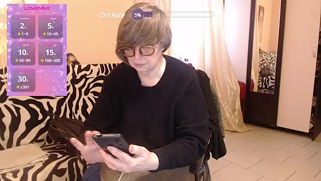 Sharon Amore online show from 03-11-25, 01:56