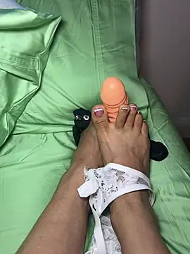 prettytoesfreak online show from 06-07-26, 07:39