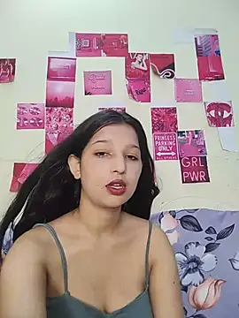 Queen Rosyy online show from 07-27-26, 03:24