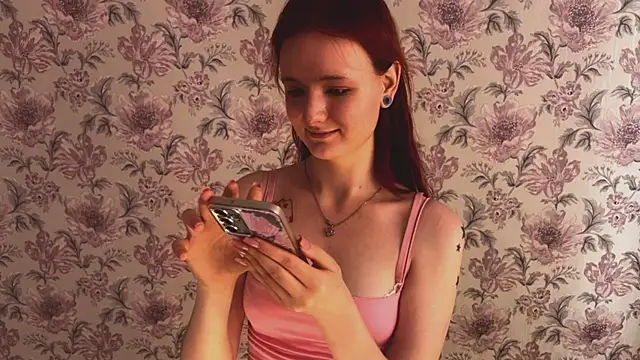 Snapshot of MiraCharming chatting on 06-11-26, 08:01 MiraCharming online show from 06-11-26, 08:01