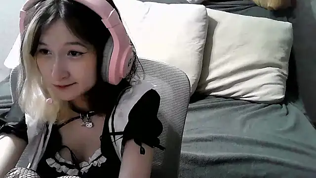 Lilfain baby online show from 07-25-26, 11:08