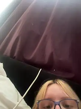 lucyyyxoxo online show from 07-29-26, 02:15