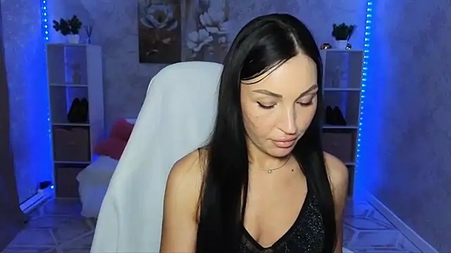 NikoleMills online show from 07-28-26, 03:21