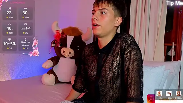 Evaan Hot online show from 06-25-26, 03:06