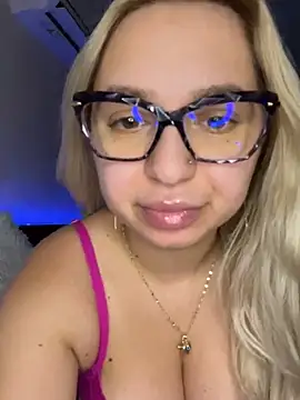Snapshot of xLexi chatting on 07-04-26, 04:02 xLexi online show from 07-04-26, 04:02