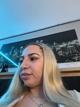 Snapshot of xLexi chatting on 07-20-26, 10:39 xLexi online show from 07-20-26, 10:39