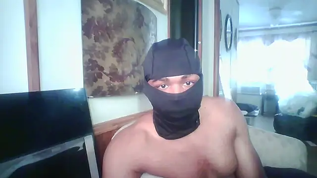 Snapshot of Midnight_gator chatting on 06-13-26, 09:02 Midnight gator online show from 06-13-26, 09:02