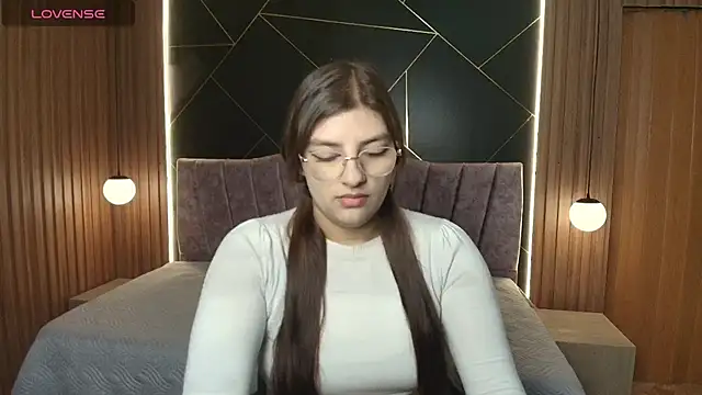 IsisRosee online show from 06-30-26, 12:06