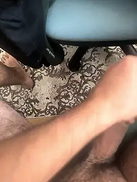 Snapshot of Teventy chatting on 12-17-25, 07:36 Teventy online show from 12-17-25, 07:36