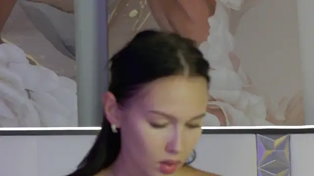 Lia tins online show from 07-28-26, 03:35