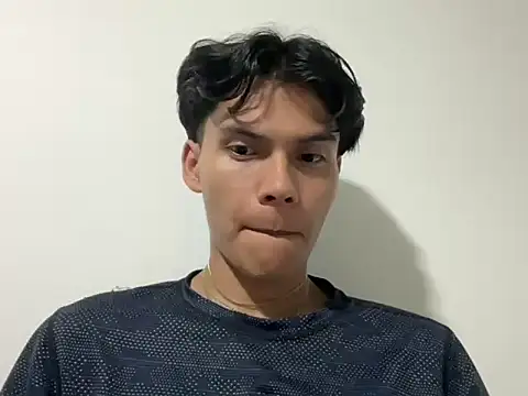 AlexKenm online show from 06-12-26, 03:16