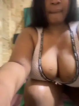 Curveybubbles23 online show from 06-12-26, 06:34