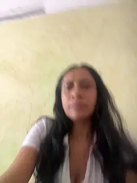 Snapshot of paolaqueenxx chatting on 06-16-26, 05:26 paolaqueenxx online show from 06-16-26, 05:26
