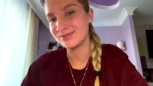 Snapshot of MyraCadoff chatting on 06-16-26, 05:04 MyraCadoff online show from 06-16-26, 05:04