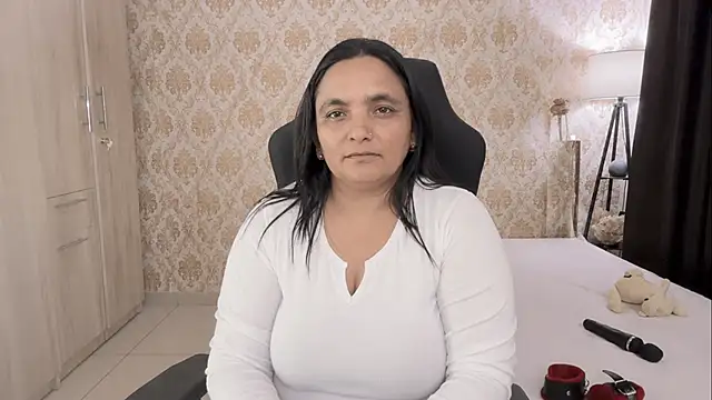 SAmirahha Bano1 online show from 06-12-26, 10:14