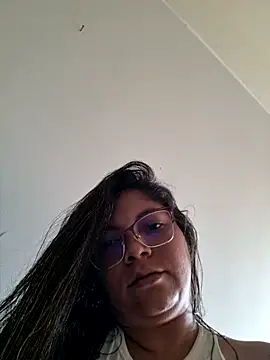 Snapshot of Dina_Phone chatting on 06-12-26, 06:18 Dina Phone online show from 06-12-26, 06:18