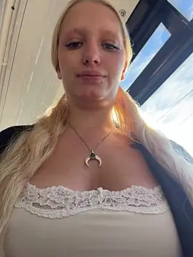 Elfi InPublic online show from 07-03-26, 04:19