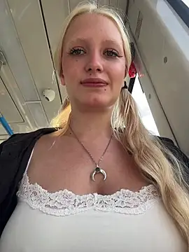 Elfi InPublic online show from 07-29-26, 03:59