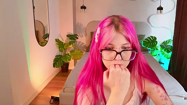 Snapshot of Lola_Blaze_ chatting on 06-15-26, 07:43 Lola Blaze online show from 06-15-26, 07:43