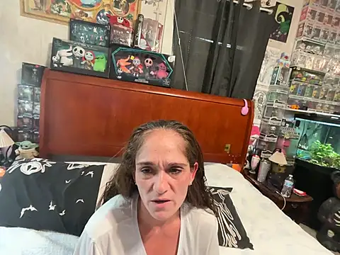saralaw22 online show from 07-15-26, 07:19