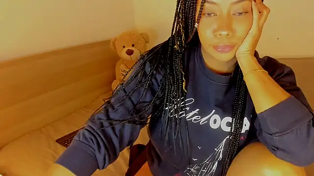 Snapshot of NicolePasqualott chatting on 10-29-25, 10:44 NicolePasqualott online show from 10-29-25, 10:44