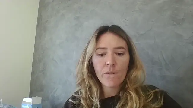gigibaby93 online show from 06-16-26, 09:56