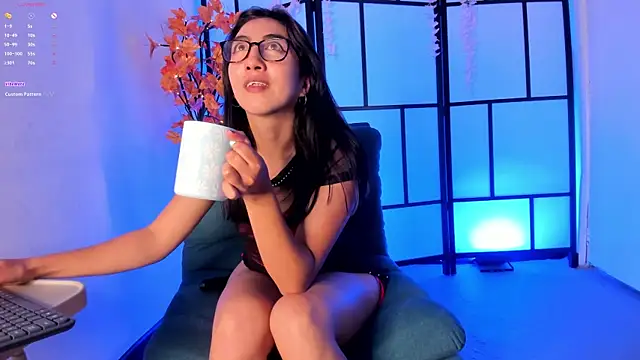 Snapshot of eimy_castillo chatting on 06-15-26, 03:03 eimy castillo online show from 06-15-26, 03:03