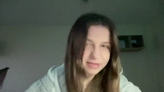 Snapshot of HwaTrippel chatting on 06-16-26, 06:10 HwaTrippel online show from 06-16-26, 06:10