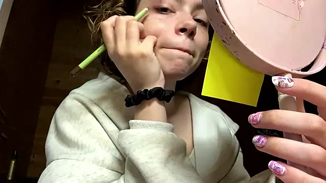 Snapshot of MaisieRendina chatting on 06-16-26, 11:24 MaisieRendina online show from 06-16-26, 11:24